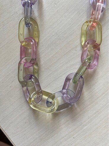 Accessorize plastik zincir renkli kolye