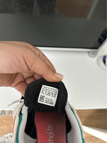 34 Beden çeşitli Renk Adidas ayakkabı