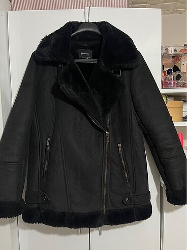 Stradivarius içi kürklü suet mont