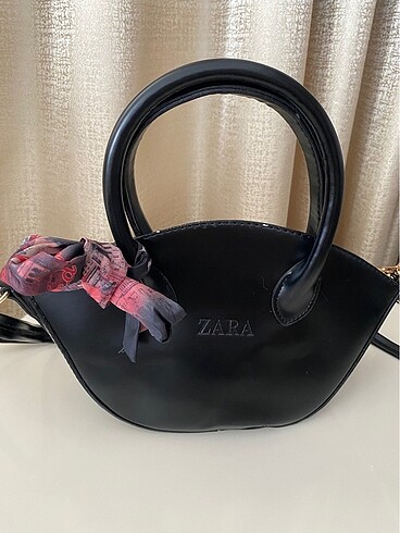  Beden Zara model siyah kadın çanta