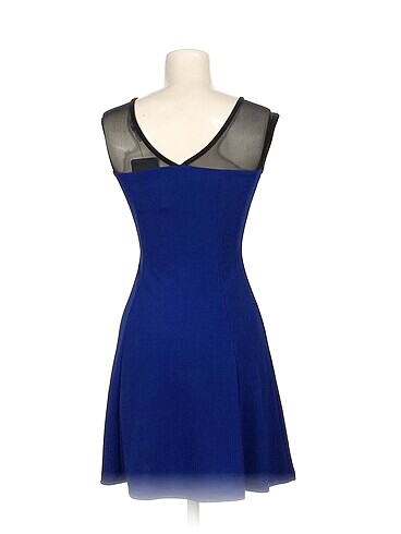 s Beden PreLoved Kısa Elbise %70 İndirimli.