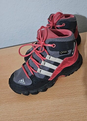 25 Beden çeşitli Renk Adidas 25 numara bot
