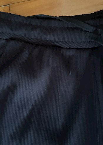 Bershka Siyah Rahat Kesim Midi Şort