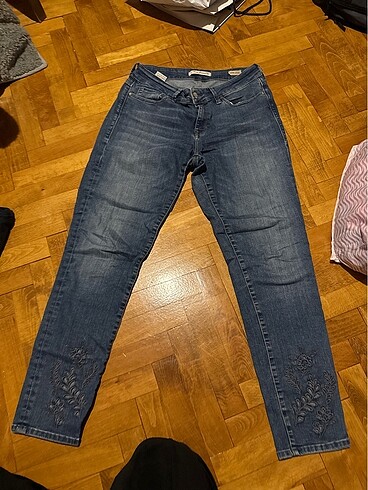 Bayan mavi jeans markalı