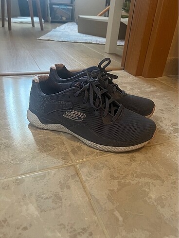 Skechers