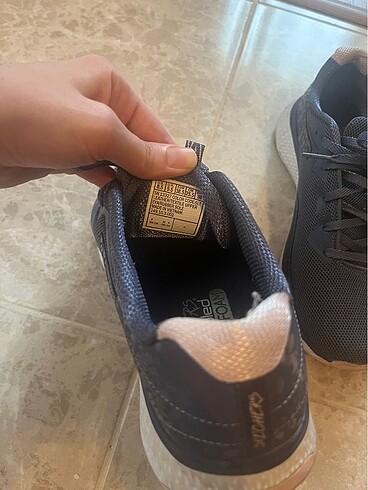 38 Beden Skechers