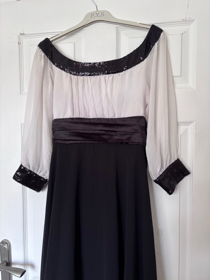 Uzun Siyah Beyaz Gotik Ofis Elbisesi - Görsel 2