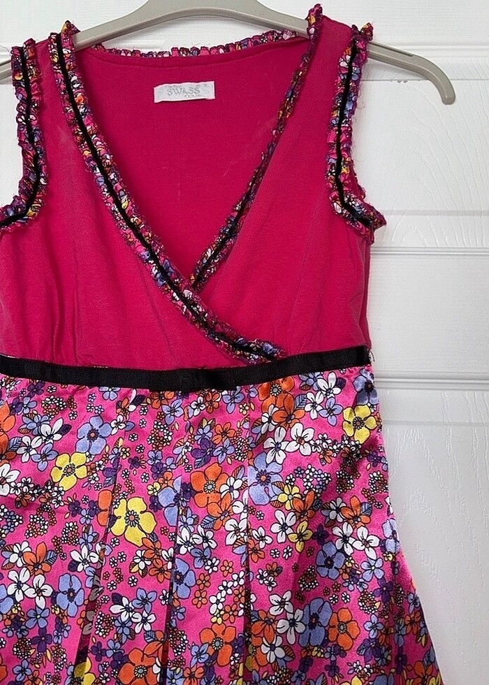 Çiçekli Elbise - Görsel 3