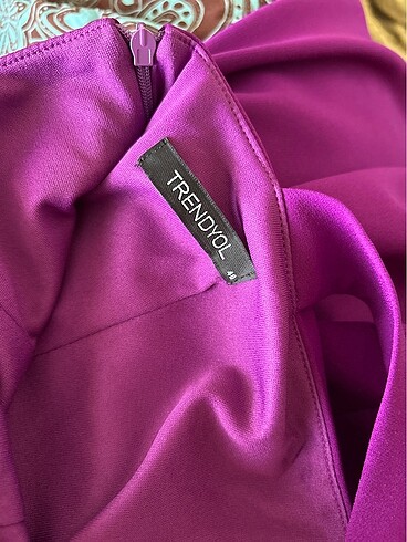 Önü kısa arkası uzun mor elbise - Görsel 8