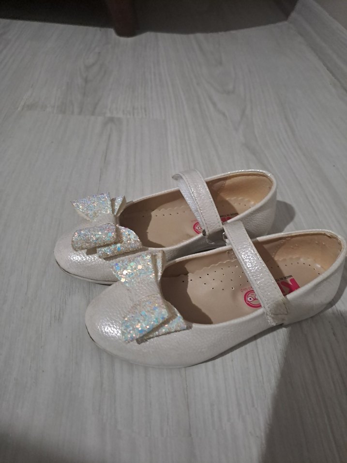 Kız Çocuk Beyaz Fiyonklu Babet - Görsel 2