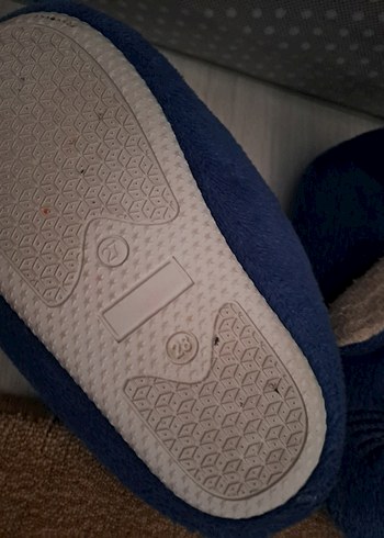 Kız Çocuk Mavi Kürklü Nakışlı Ev Terliği - Görsel 3