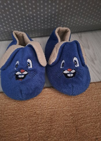 Kız Çocuk Mavi Kürklü Nakışlı Ev Terliği - Görsel 2