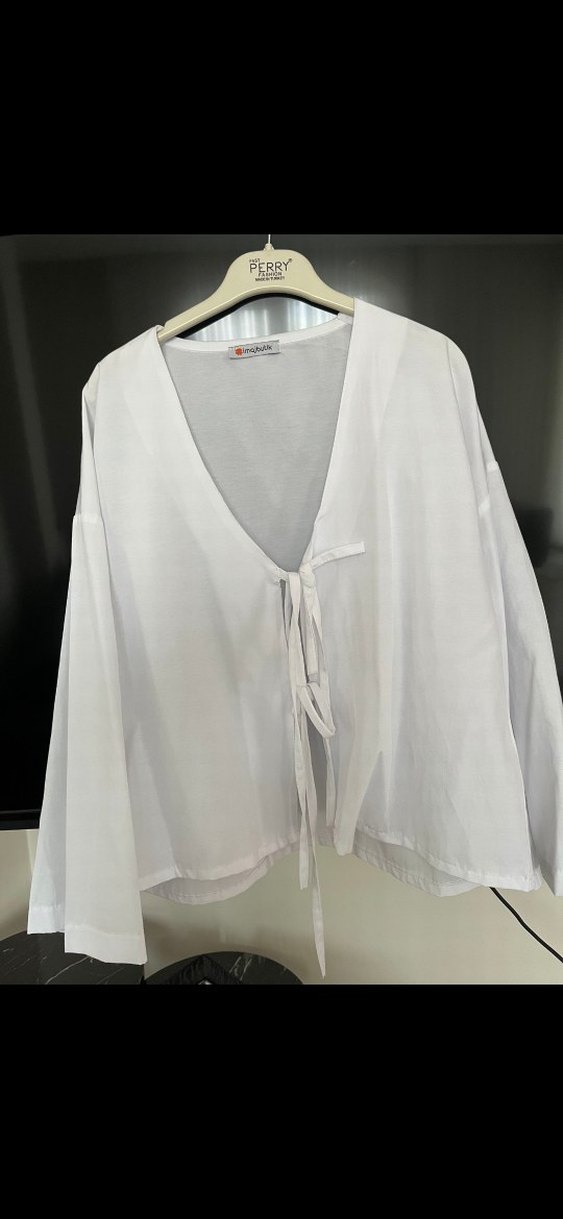 Beyaz V Yakalı Kadın Keten Gömlek - Görsel 2