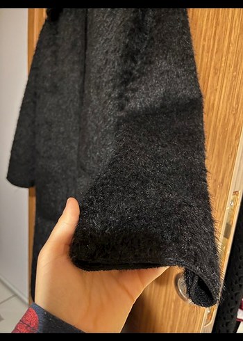 Kürk Detaylı Siyah Uzun Kadın Kaban - Görsel 3