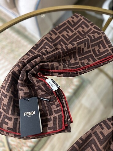 Fendi ithal a kalite yün ipek şal - Görsel 5