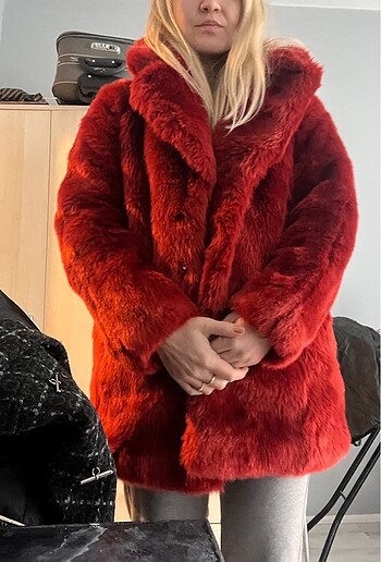 H&M H&M kırmızı Kürk