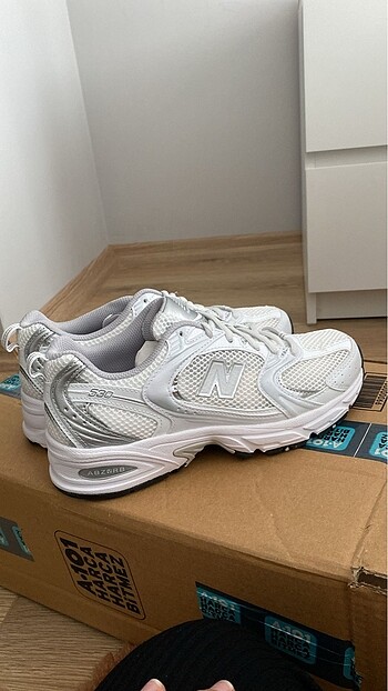 Yeni etiketli new balance 530