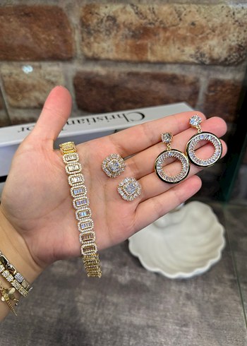 Altın Renkli Parlak Kadın Bileklik 2 tane küpe