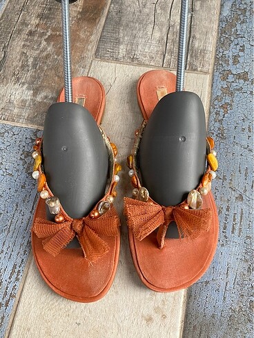 Nine West parmak arası terlik