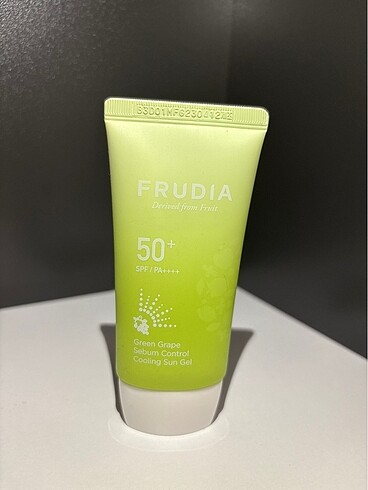 Frudia green grape 50+ spf/pa++++ güneş kremi (50gr)
