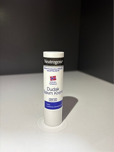 Neutrogena dudak nemlendiricisi