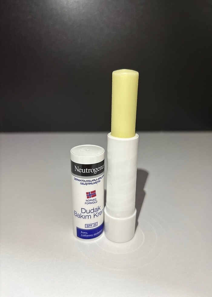 Neutrogena dudak nemlendiricisi - Görsel 3