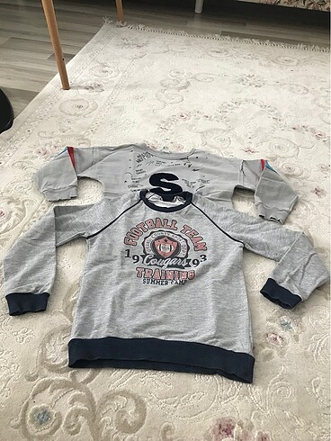Sweatshirt