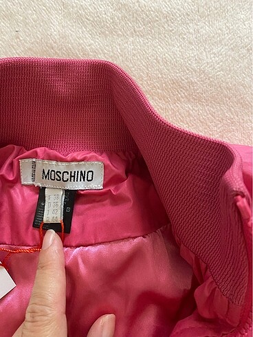 36 Beden pembe Renk Orijinal Moschino Yağmurluk