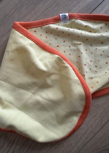 Turuncu Kenarlı Bebek Uyku Aksesuarı - Görsel 3