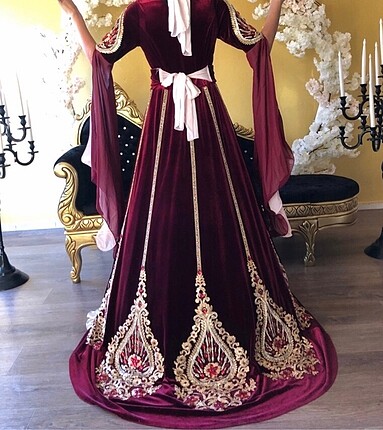 Bordo işlemeli bindallı.