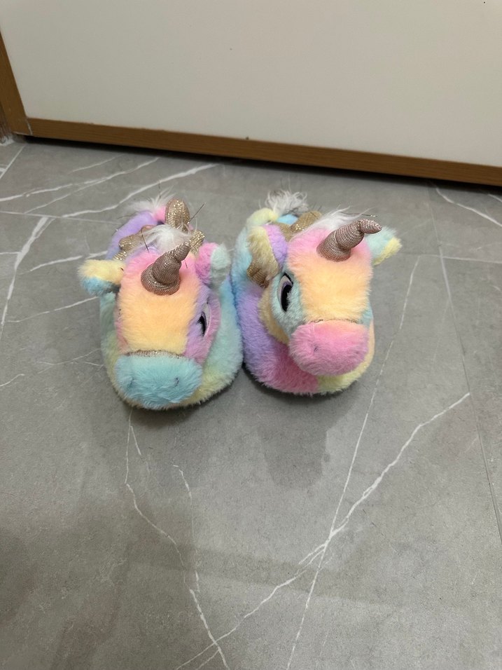 Kız Çocuk Renkli Unicorn Peluş Terlik - Görsel 3
