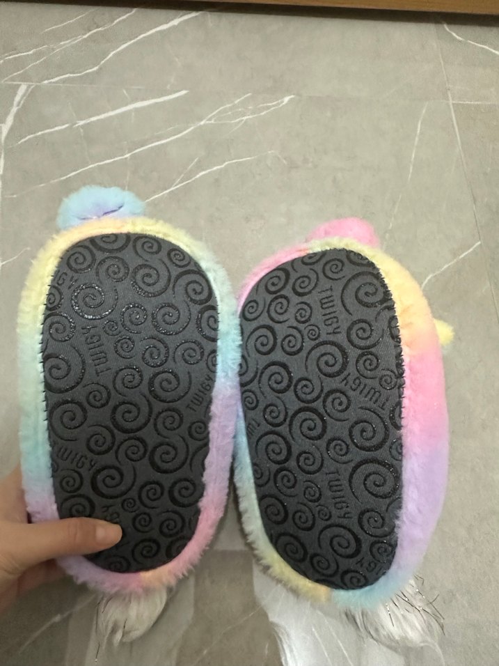 Kız Çocuk Renkli Unicorn Peluş Terlik - Görsel 2