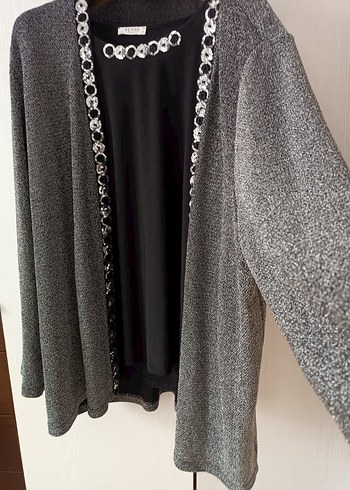 Zincir Detaylı Siyah Kadın Bluz - Görsel 6