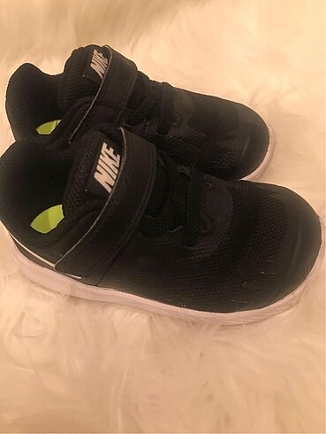 Nike marka çocuk spor ayakkabı