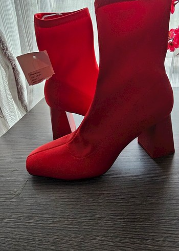 stradivarius 37