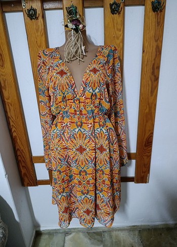 Renkli desenli  V Yaka  Elbise - Görsel 2