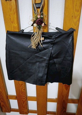 Siyah Deri Şort Etek - Görsel 9