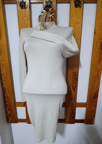 Krem renk Yüksek Yakalı Kadın Triko Elbise - Görsel 4
