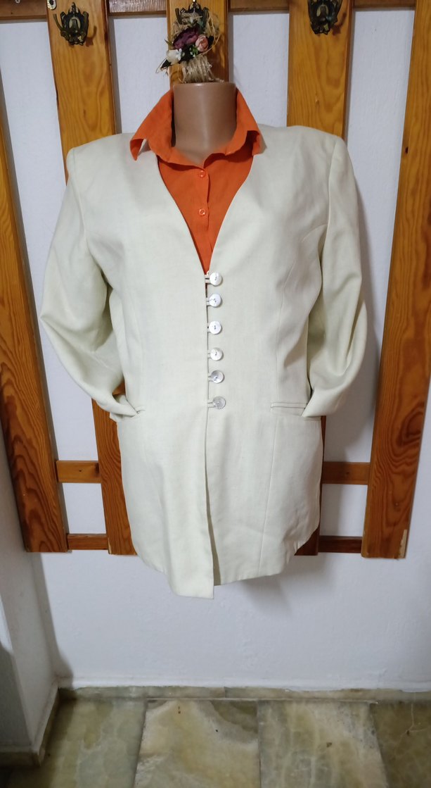 Düğmeli Beyaz Keten Kadın Blazer - Görsel 3