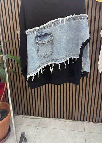 Kemer Detaylı Siyah Denim Mini sweatshirt