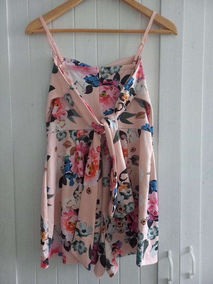 Çiçek Desenli Pembe Kısa Kadın Tulum - Görsel 2