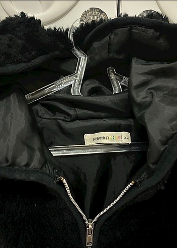 Kız Çocuk Siyah Kapüşonlu Kürk Detaylı Mont - Görsel 3