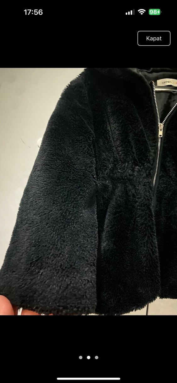 Kız Çocuk Siyah Kapüşonlu Kürk Detaylı Mont - Görsel 2