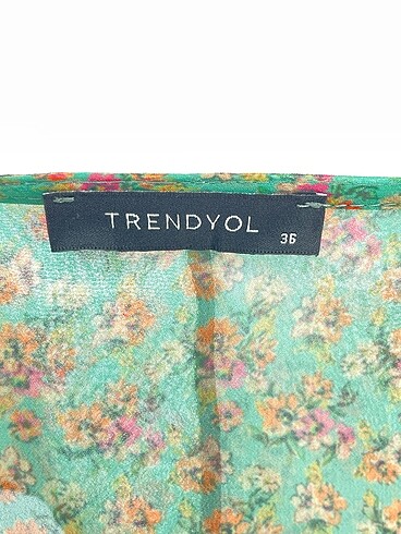 36 Beden yeşil Renk Trendyol & Milla Gömlek %70 İndirimli.