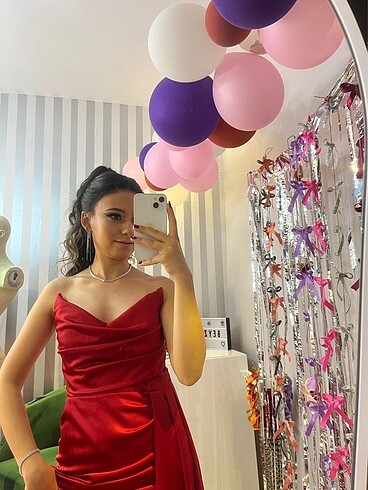 34 Beden Kırmızı abiye