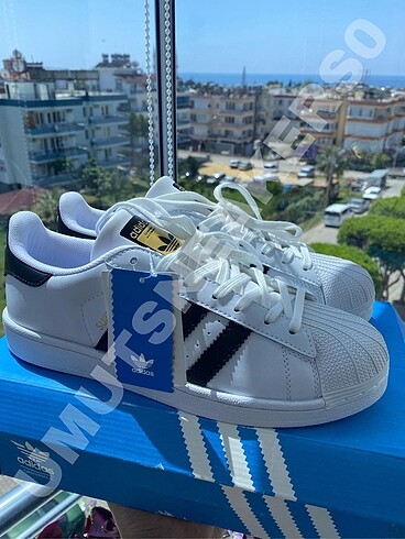 Adidas Superstar
