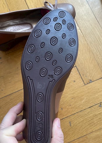 Bej Deri Fiyonklu Dolgu Topuk Kadın Ayakkabı - Görsel 5