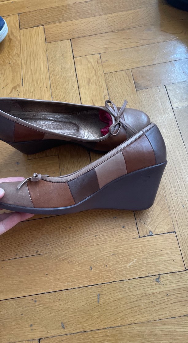 Bej Deri Fiyonklu Dolgu Topuk Kadın Ayakkabı - Görsel 4