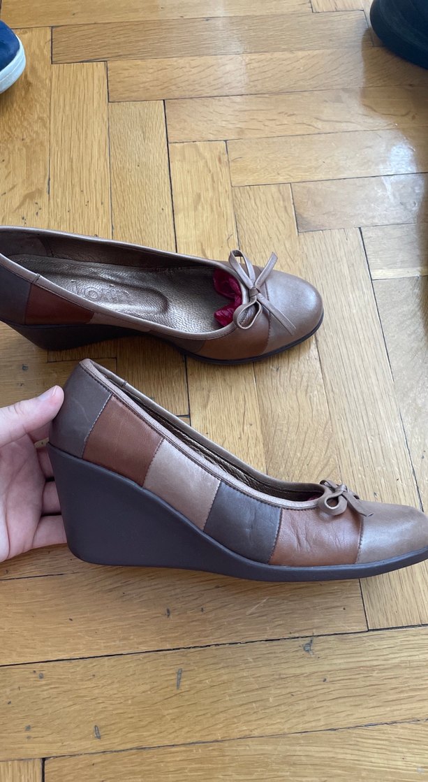 Bej Deri Fiyonklu Dolgu Topuk Kadın Ayakkabı - Görsel 3