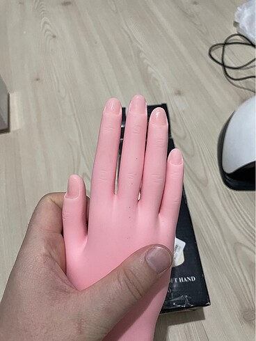 Beden Renk Tırnak maketi yapay el